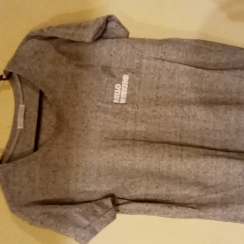 Grey pocketed tee